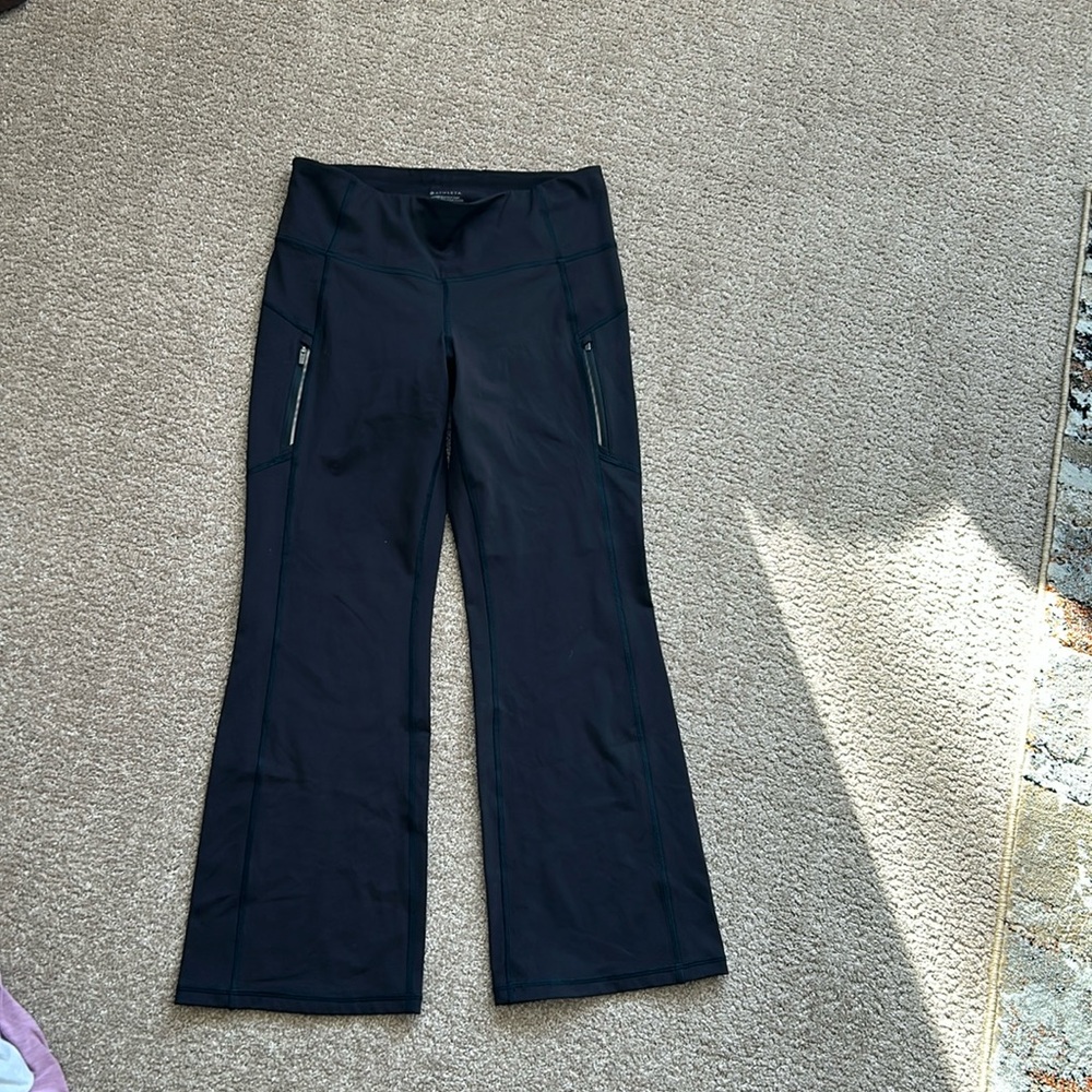 NWOT rainier high rise bootcut pants size LP from Athleta
